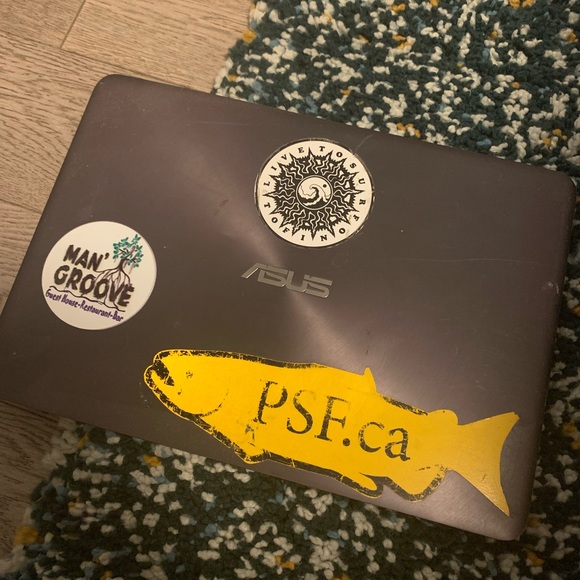 Asus UX305F Laptop - Picture 4 of 6